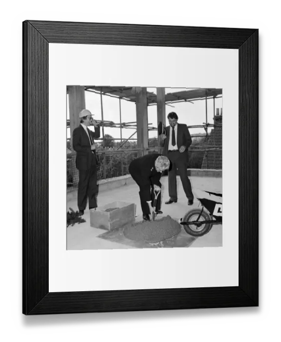 Framed Print : Topping out JLP01_09_871001