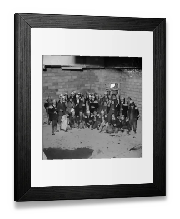 Framed Print : Team celebration JLP01_09_781094