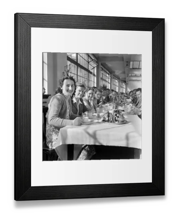 Framed Print : Afternoon tea JLP01_08_000297
