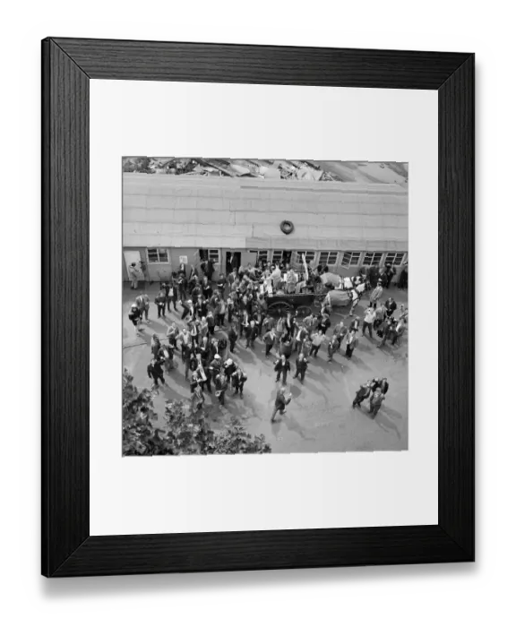 Framed Print : Workers celebration JLP01_08_085062