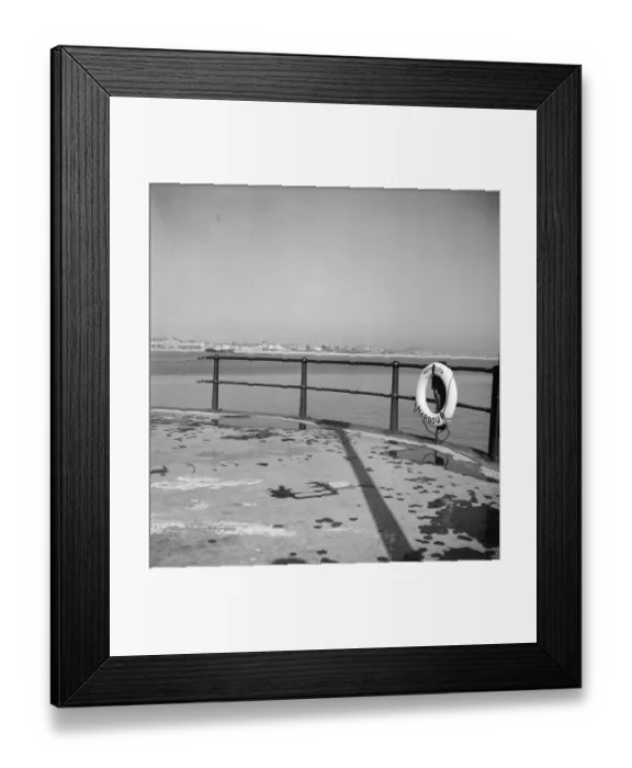 Framed Print : Life preserver JLP01_07_016_011