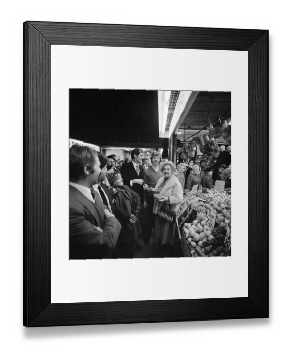 Framed Print : Mollie Sugden JLP01_09_790331 Framed Print : Mollie Sugden JLP01_09_790331