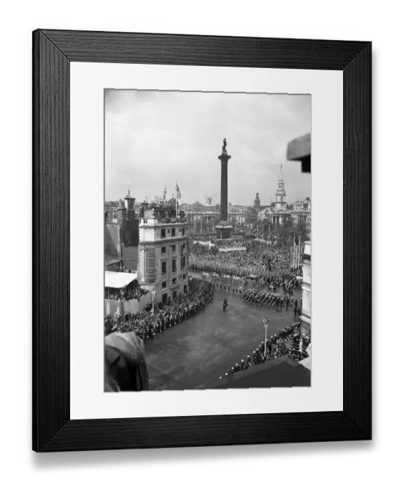 Framed Print : Trafalgar Square P_C00424_010