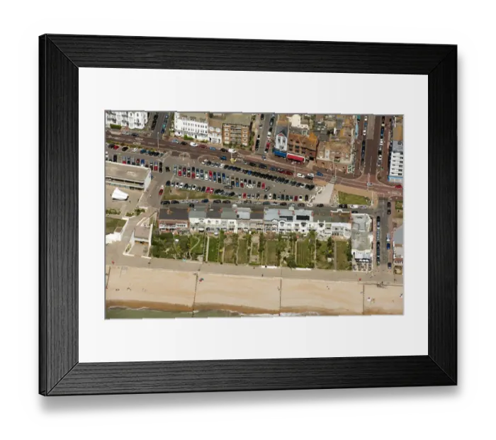 Framed Print : Bexhill bungalows 33211_001