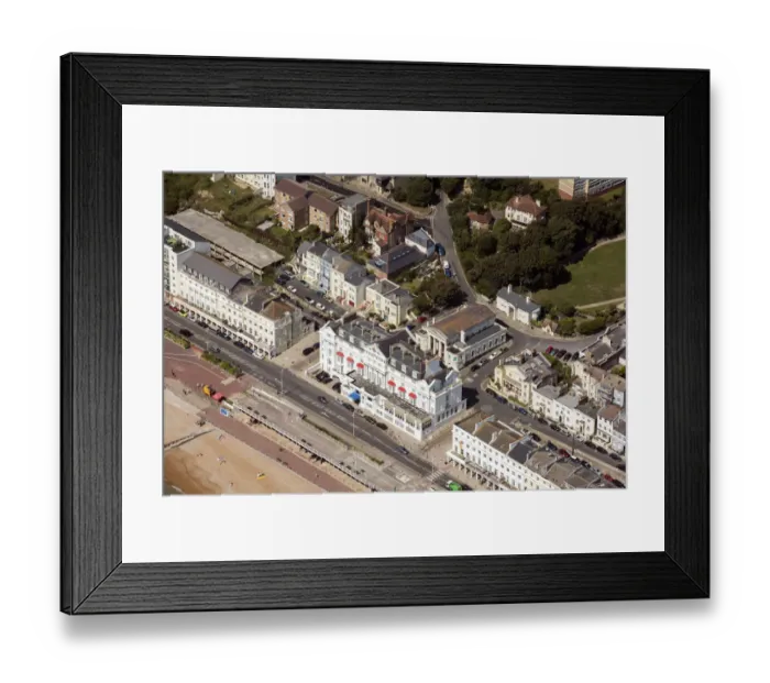 Framed Print : Royal Victoria Hotel 33212_031