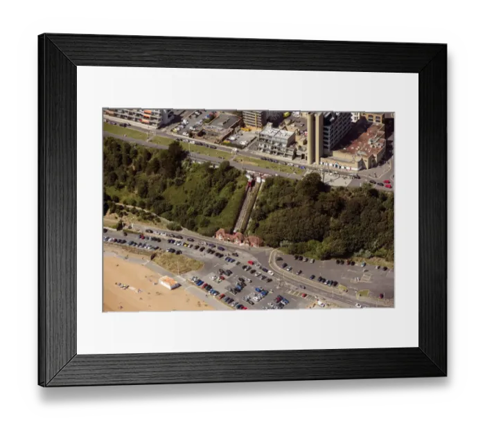Framed Print : Leas Lift 33215_033