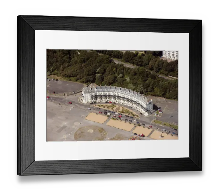 Framed Print : Marine Crescent 33215_034