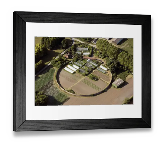 Framed Print : Walled garden at Olantigh Park 33247_017 Framed Print : Walled garden at Olantigh Park 33247_017