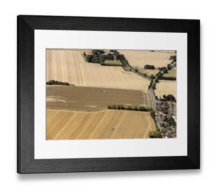 Framed Print : Spitfire in flight 33889_058