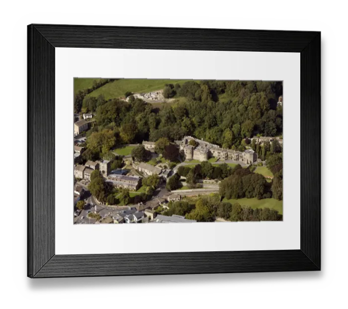 Framed Print : Skipton Castle and Church 33926_063