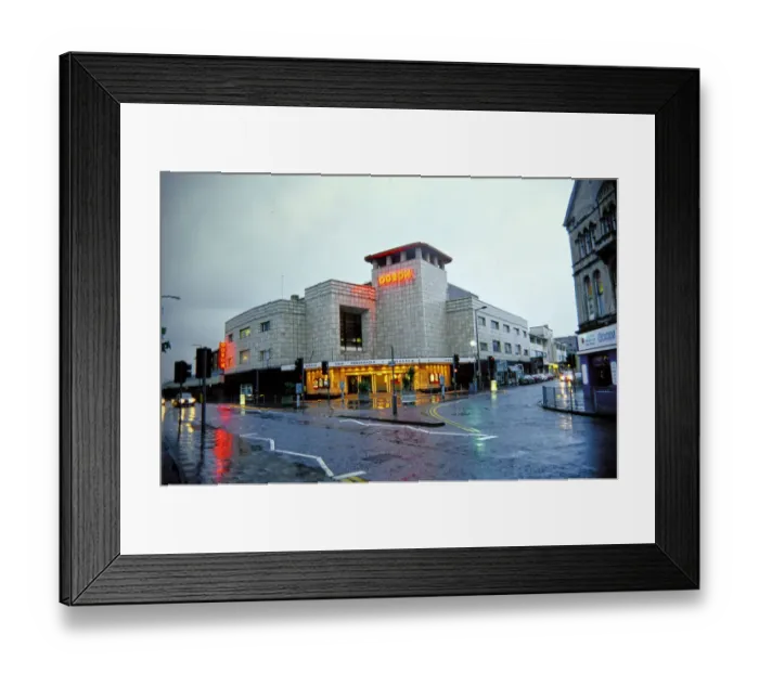 Framed Print : Odeon Weston-Super-Mare NWC01_01_1700 Framed Print : Odeon Weston-Super-Mare NWC01_01_1700