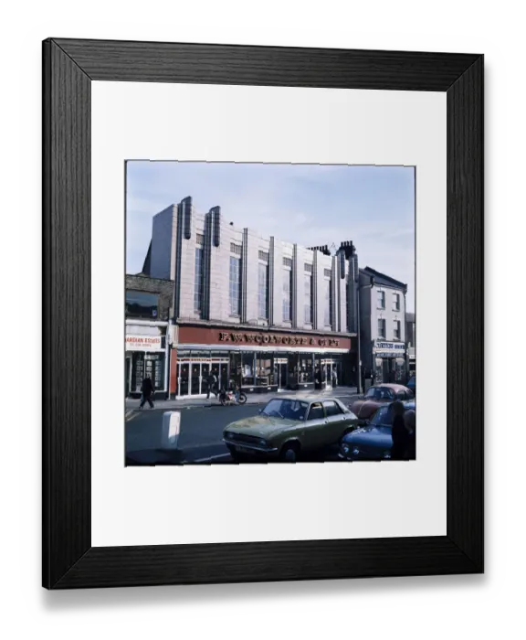 Framed Print : Woolworths in Leyton MBC01_01_009