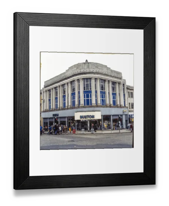 Framed Print : Burton in Paisley MBC01_04_087 Framed Print : Burton in Paisley MBC01_04_087