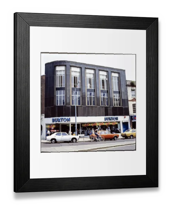Framed Print : Burton in Southampton MBC01_04_095