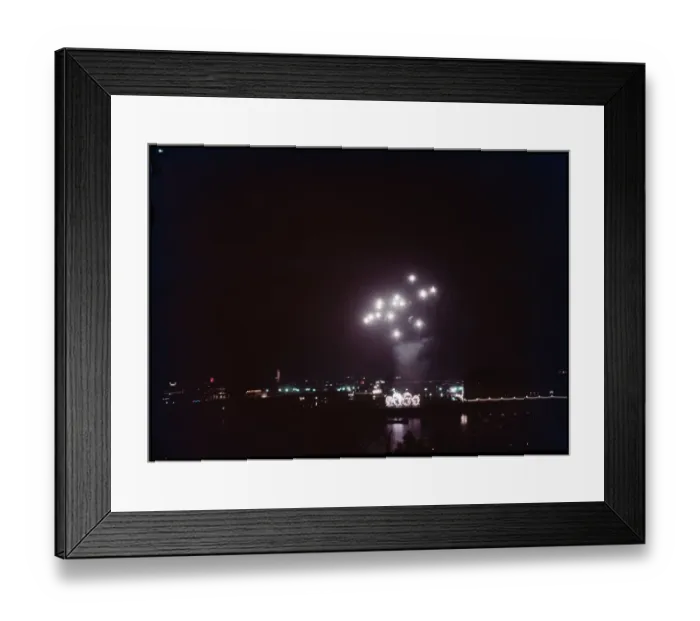 Framed Print : Fireworks P_C00431_007 Framed Print : Fireworks P_C00431_007