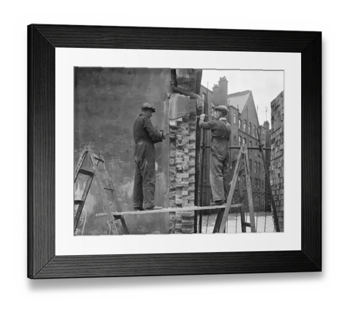 Framed Print : Repairing bomb damage P_H00252_004