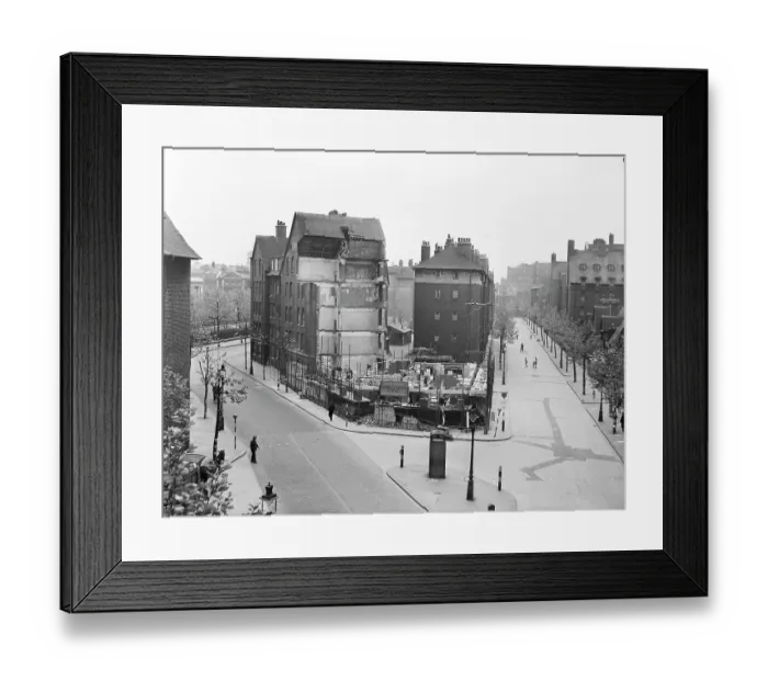 Framed Print : Repairing Milbank Estate P_H00261_004