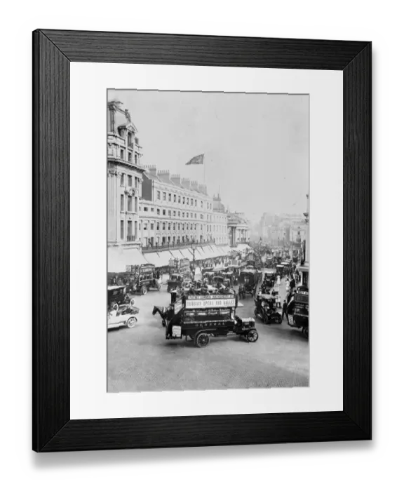 Framed Print : Regent Street WES01_01_07 Framed Print : Regent Street WES01_01_07