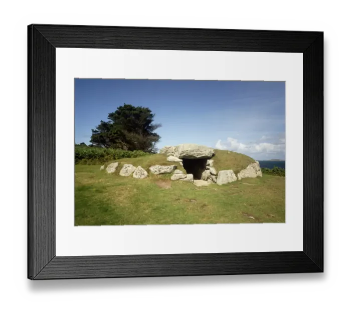 Framed Print : Innisidgen Burial Chamber, Isles of Scilly K920400