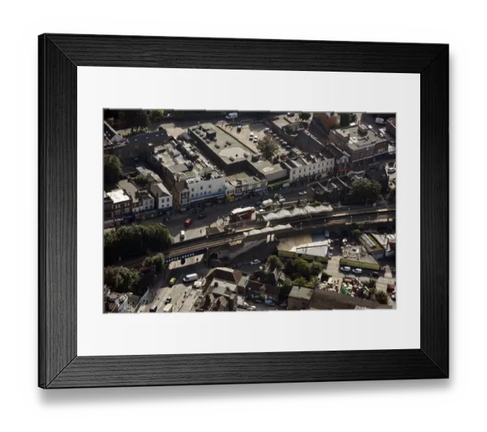 Framed Print : Tottenham High Road 35093_025 Framed Print : Tottenham High Road 35093_025