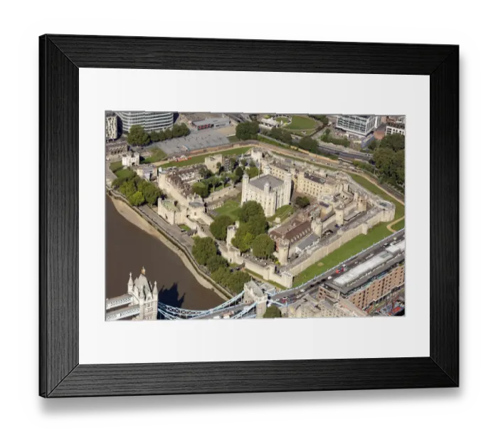 Framed Print : Tower of London 35100_030 Framed Print : Tower of London 35100_030