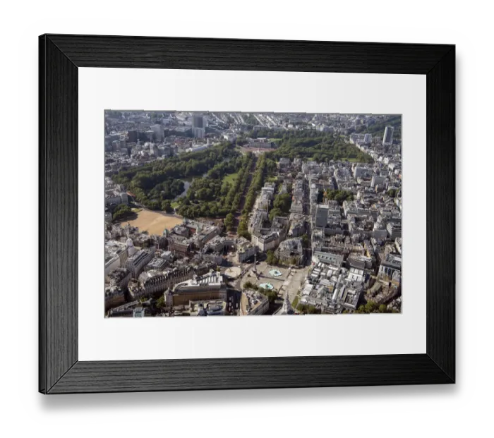 Framed Print : Trafalgar Square and Buckingham Palace 35102_003