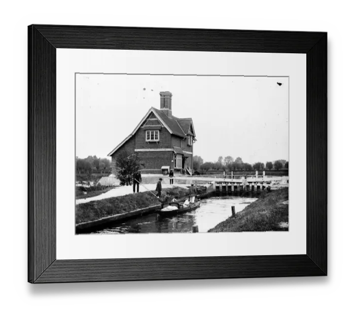 Framed Print : Lock Keepers House BB026082