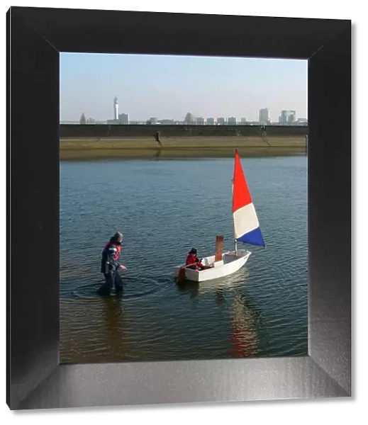 Sailing dinghy PLA01_01_031