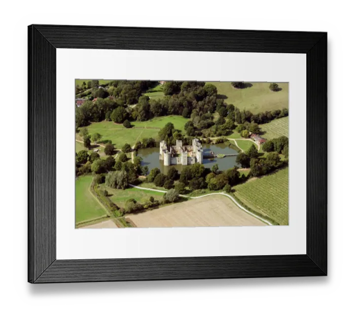 Framed Print : Bodiam Castle 33964_011 Framed Print : Bodiam Castle 33964_011