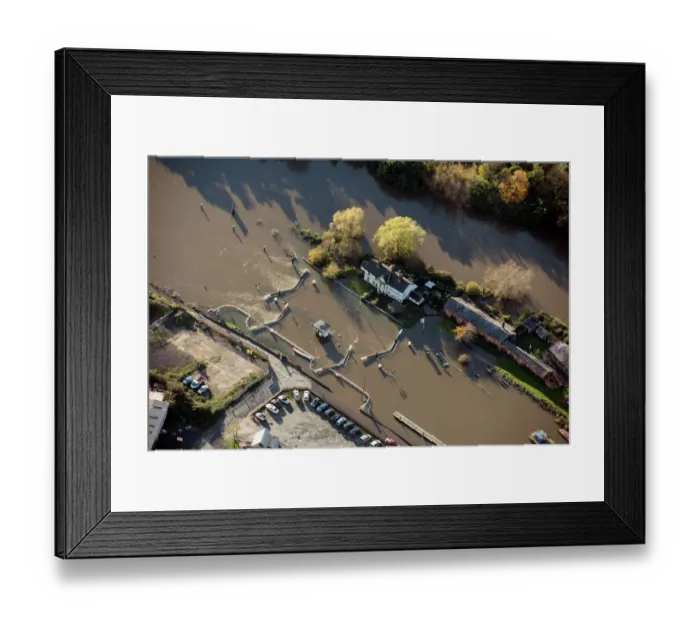 Framed Print : Flooding at Diglis 33871_017