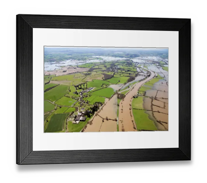 Framed Print : River Severn flooding 33611_043