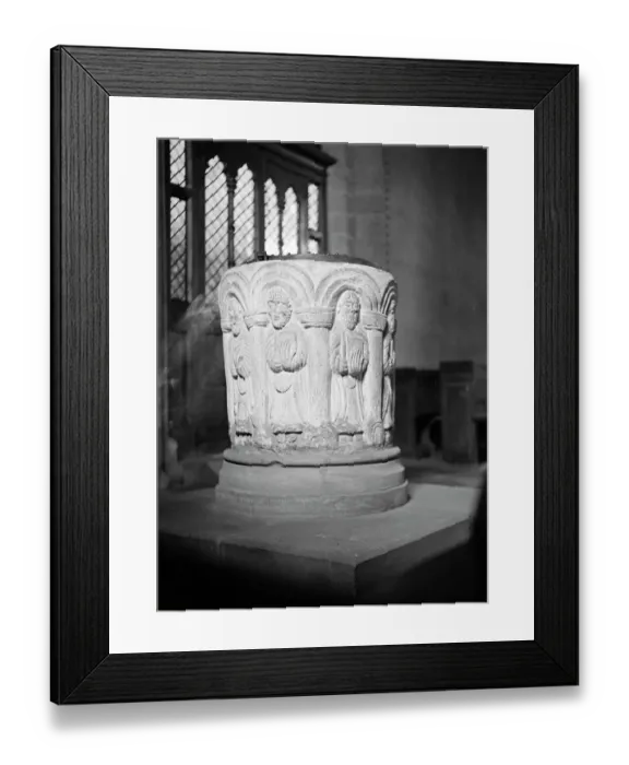 Framed Print : Romanesque font a62_02787