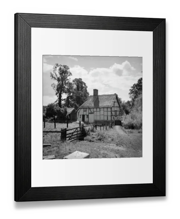 Framed Print : Artists Cottage a62_02877