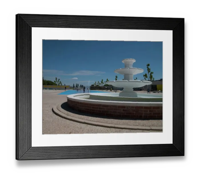 Framed Print : Fountain PLA01_03_0245