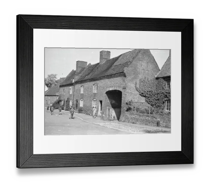 Framed Print : Home Farm, Church Street, Bunny, Rushcliffe, Nottinghamshire. The carriage entrance Framed Print : Home Farm, Church Street, Bunny, Rushcliffe, Nottinghamshire. The carriage entrance