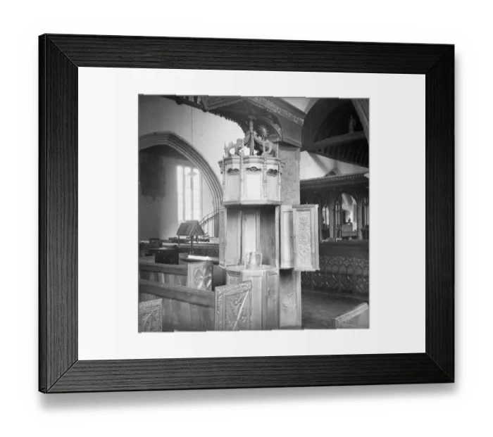 Framed Print : Swimbridge Font a62_07338