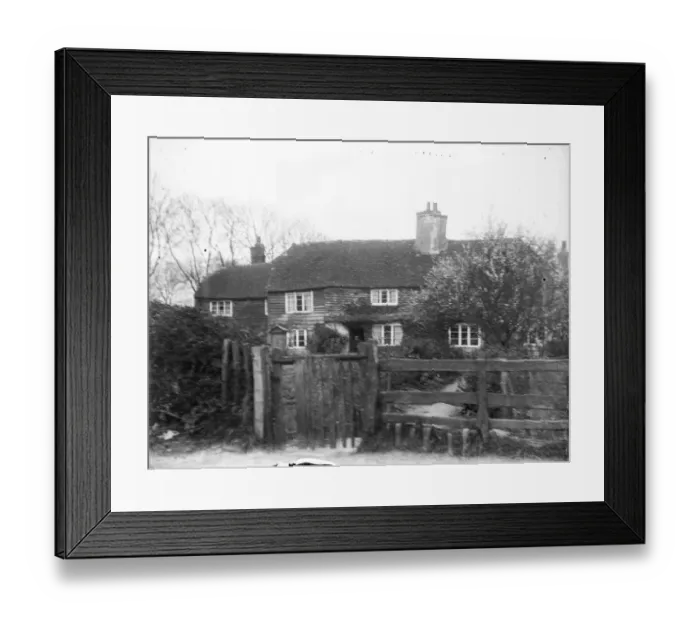 Framed Print : Winchelsea Cottage MCF01_02_0096