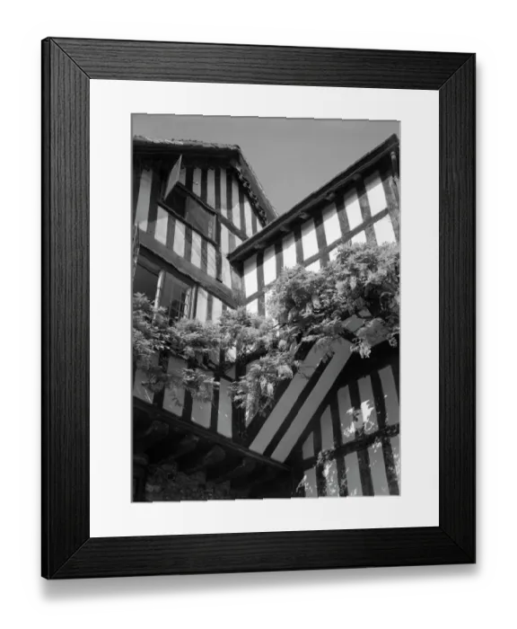 Framed Print : Cheyney Court HKR01_04_207 Framed Print : Cheyney Court HKR01_04_207