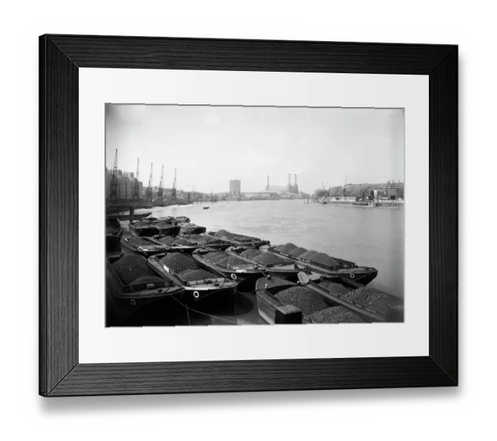 Framed Print : River Thames HKR01_04_282 Framed Print : River Thames HKR01_04_282