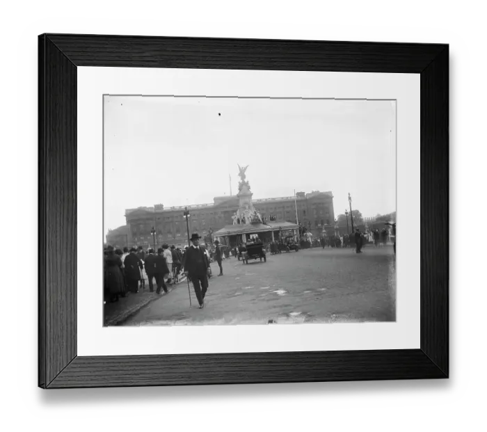 Framed Print : Buckingham Palace MCF01_02_0604 Framed Print : Buckingham Palace MCF01_02_0604
