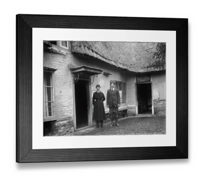 Framed Print : Royal Oak Inn MCF01_02_0677 Framed Print : Royal Oak Inn MCF01_02_0677