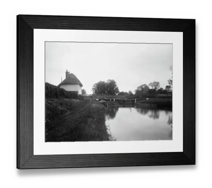 Framed Print : Wootton Rivers Lock MCF01_02_0704