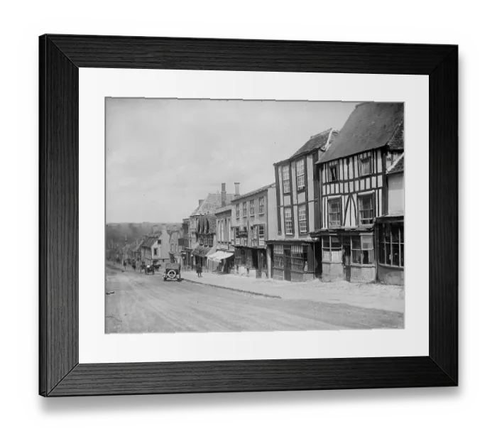 Framed Print : Burford High Street MCF01_02_0720 Framed Print : Burford High Street MCF01_02_0720