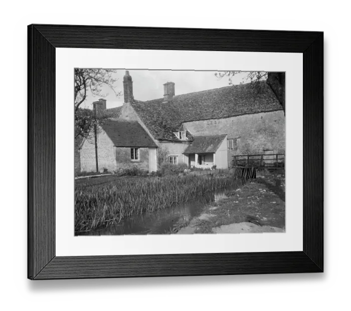 Framed Print : Mill Cottage MCF01_02_0774