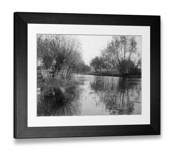 Framed Print : River Windrush MCF01_02_0775 Framed Print : River Windrush MCF01_02_0775