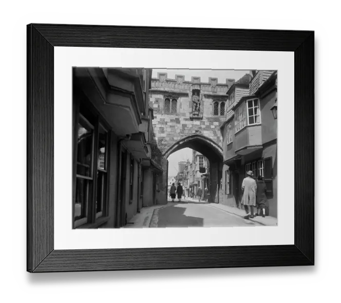 Framed Print : North Gate MCF01_02_0872