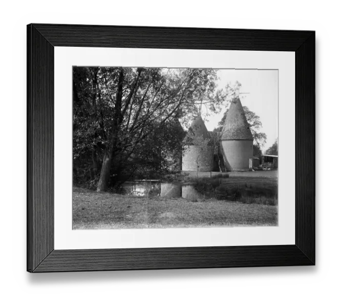 Framed Print : Oasthouses MCF01_02_0890 Framed Print : Oasthouses MCF01_02_0890