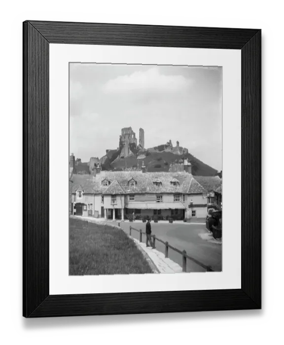 Framed Print : The Greyhound Hotel MCF01_02_0953 Framed Print : The Greyhound Hotel MCF01_02_0953
