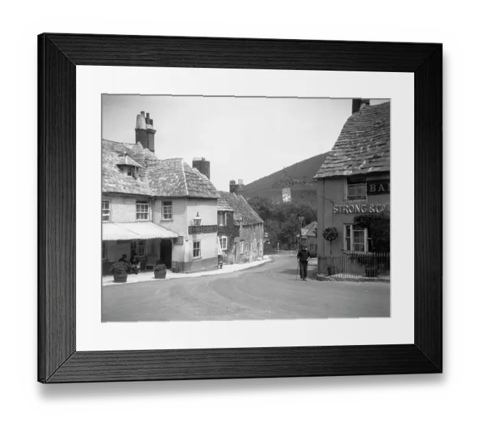 Framed Print : Public houses MCF01_02_0957