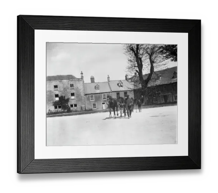 Framed Print : Stow-on-the-Wold MCF01_02_1041